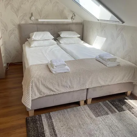 Nyugalomvar Exclusive Vendeghaz Apartman *